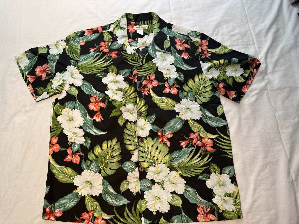 Koko Head Hawaii Black Hibiscus & Monstera Floral Hawaiian Shirt Size L